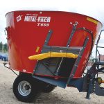 Миксер-кормораздатчик однороторный Т-659 9м³